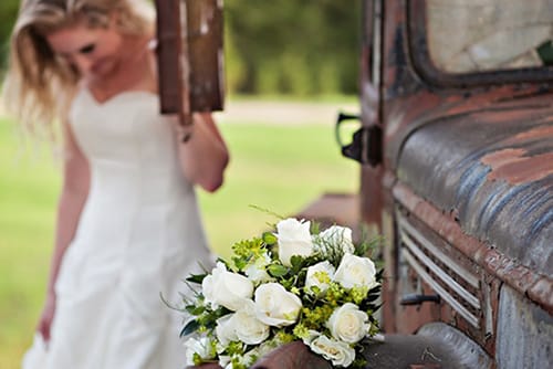 Bridal photos in front of the old truck